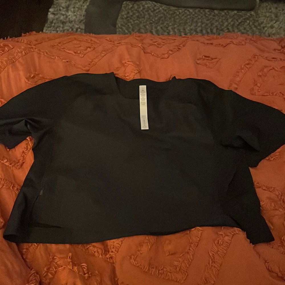Lululemon Black Cropped Top